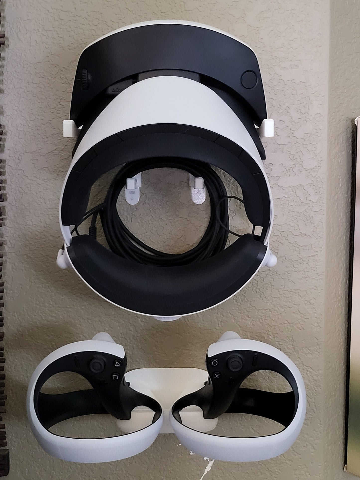 PSVR2 Wall Mount - No Damage Command Strips or Screw Anchor Versions Available.