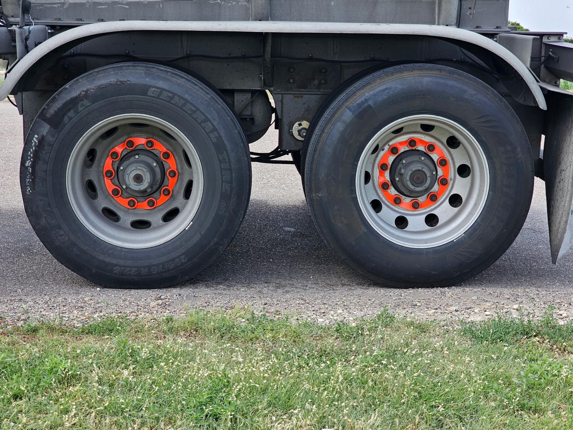 Lug Lockz – Lug Locks for Semi Trucks | Lug Nut Indicators & Lug Nut Pointers | Wheel Safety Device to Prevent Loose Lug Nuts